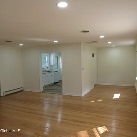 $3,000 | 5 Sunset Drive, Colonie, NY 12110