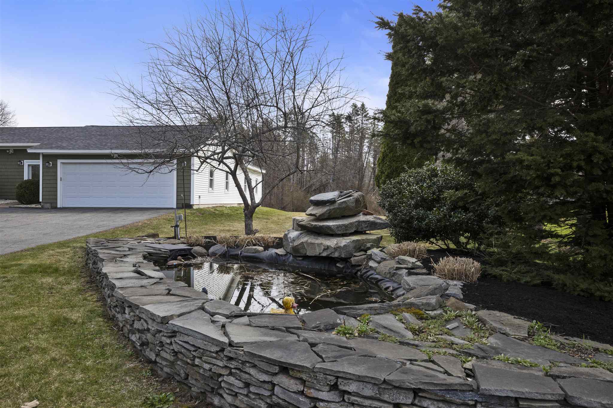 384 Newington Road Newington, NH 03801 - Photo 3 of 39 Gallery Image 3