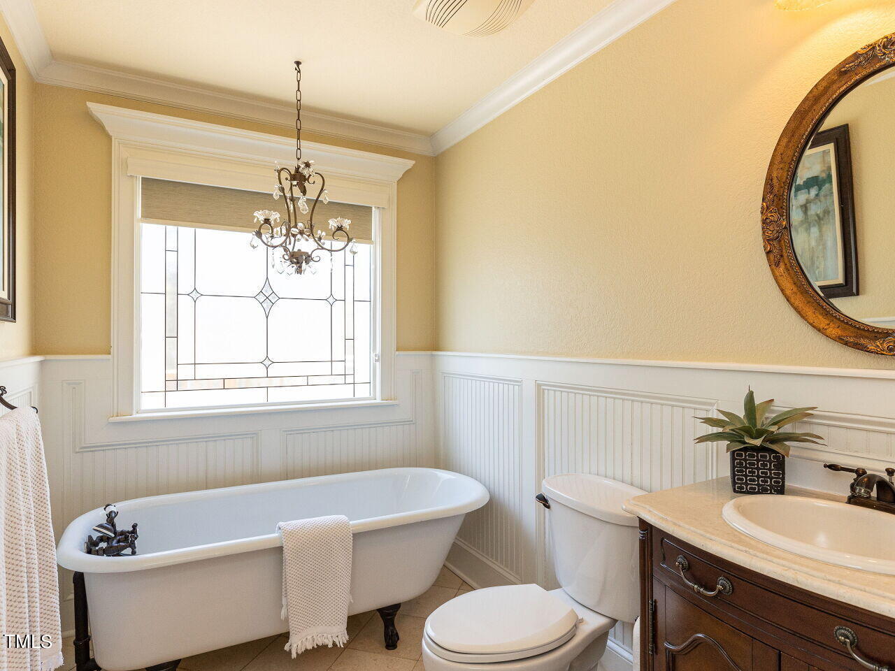 5420 Den Heider Way Raleigh, NC 27606 - Photo 14 of 41 027-1280x960-first-floor-bath