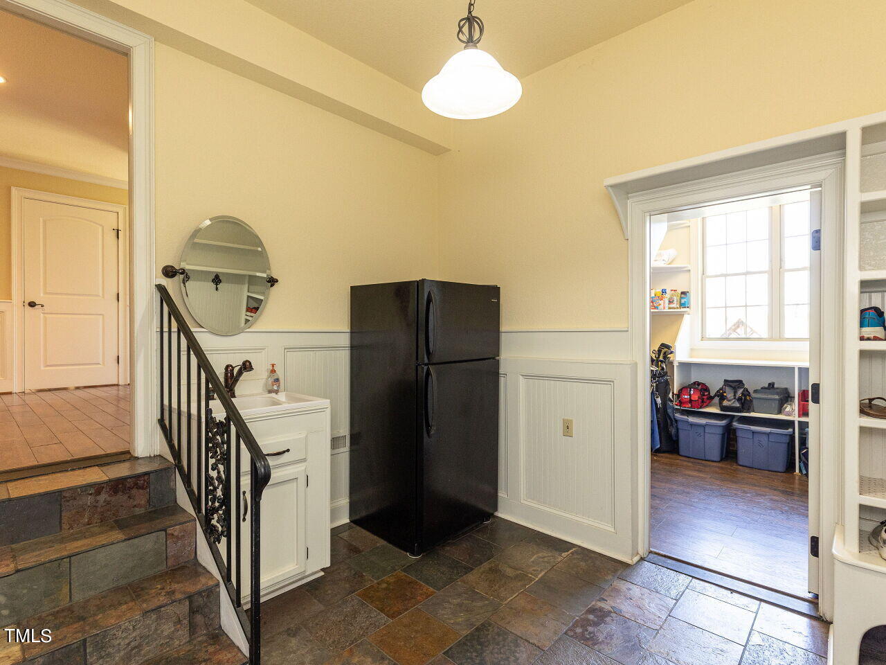 5420 Den Heider Way Raleigh, NC 27606 - Photo 16 of 41 029-1280x960-mudroom