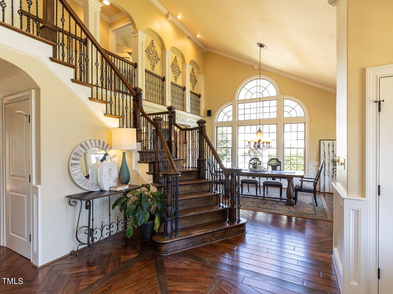 009-1280x960-foyer-stairs