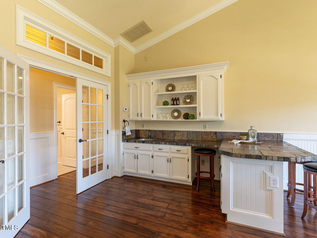 5420 Den Heider Way Raleigh, NC 27606 - Photo 28 of 41 047-1280x960-bonus-room-bar