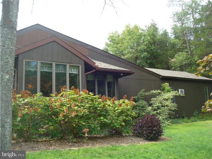 1555 Markley Road Pennsburg, PA 18073 - Photo 2 of 20 Front Yard
