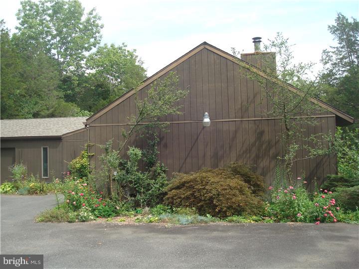 1555 Markley Road Pennsburg, PA 18073 - Photo 7 of 20 Exterior Side