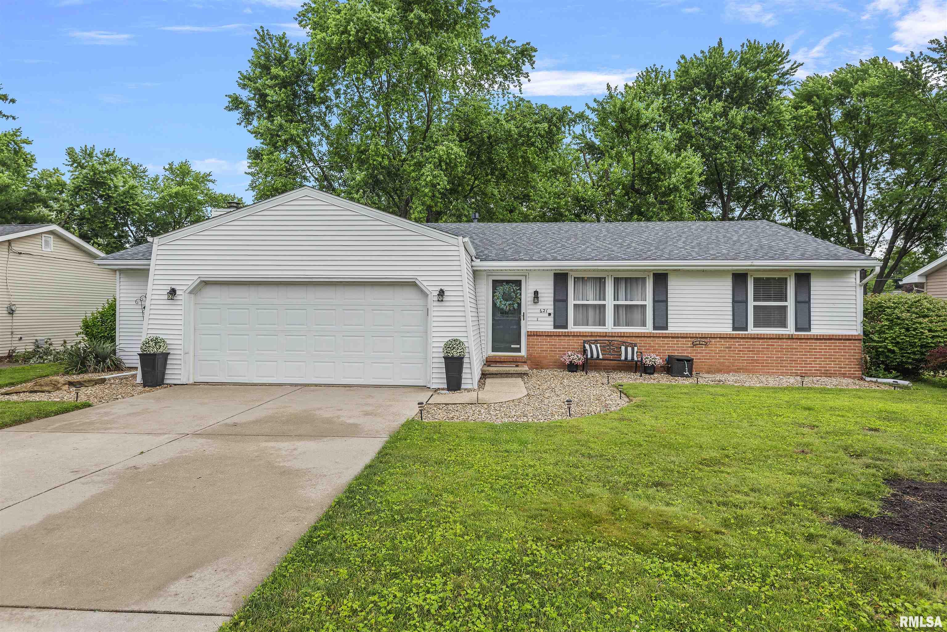 621 Deerfield Road Chatham, IL 62629 - Photo 1 of 29 Gallery Image 1