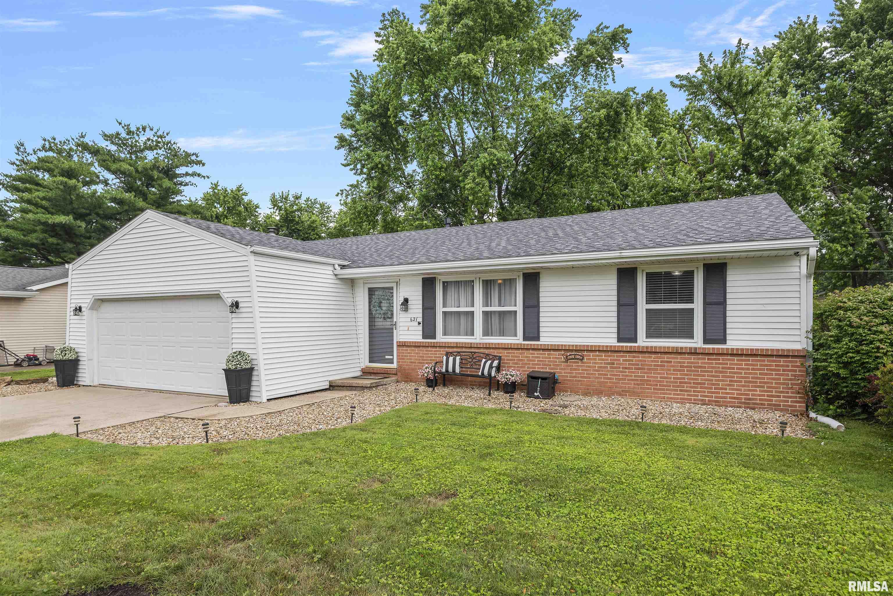 621 Deerfield Road Chatham, IL 62629 - Photo 3 of 29 Gallery Image 3