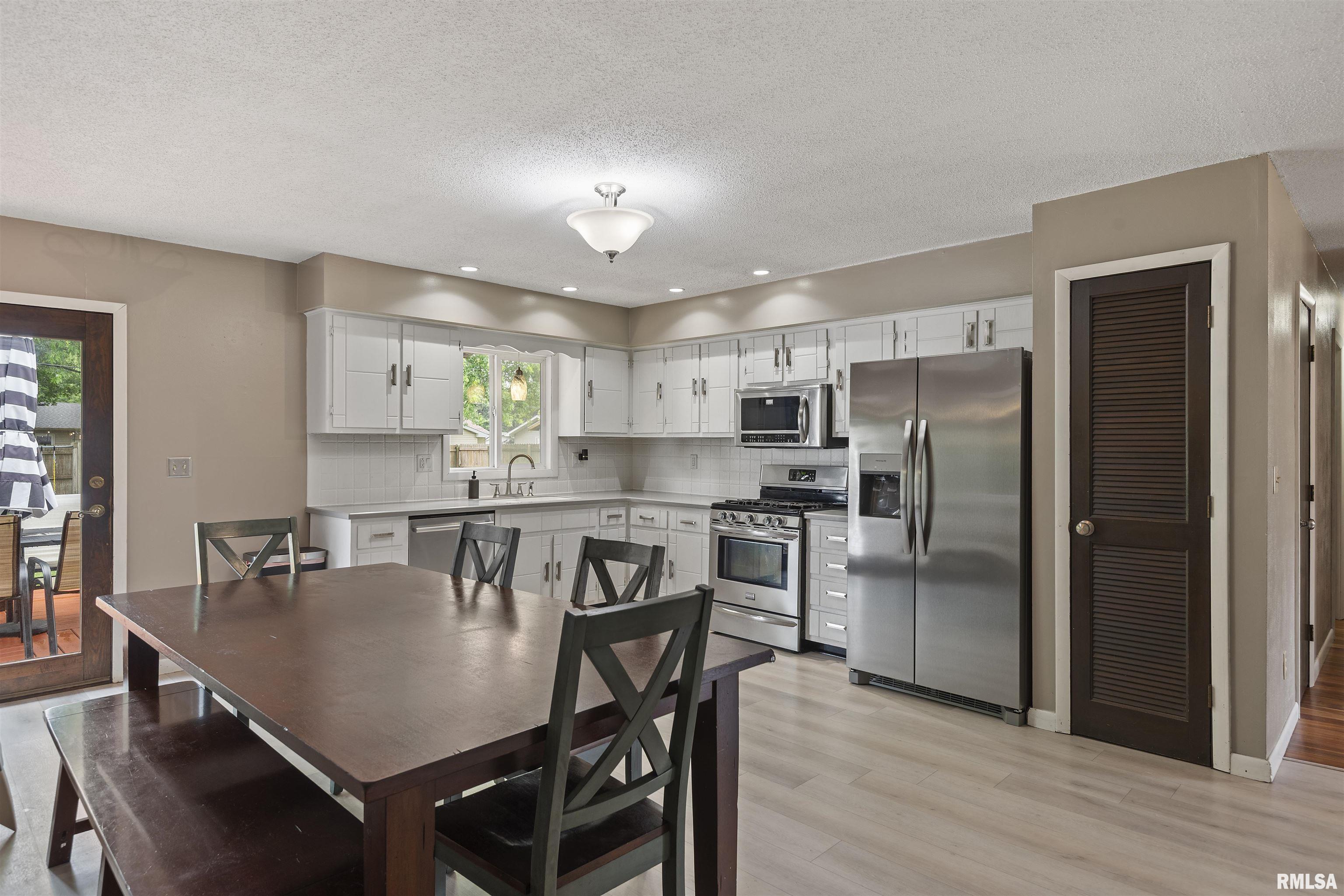 621 Deerfield Road Chatham, IL 62629 - Photo 9 of 29 Gallery Image 9