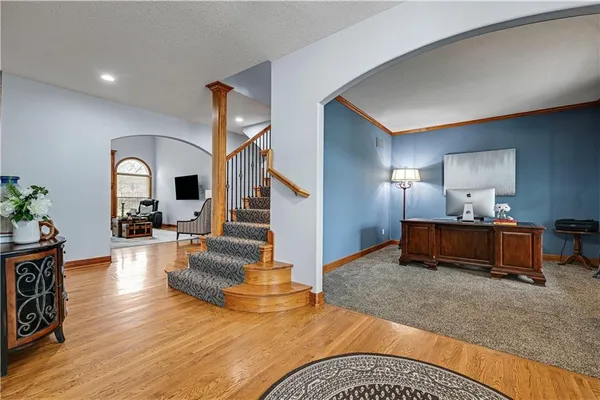 $700,000 | 207 Saponi Lane, Lake Winnebago, MO 64034