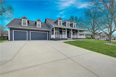 $700,000 | 207 Saponi Lane, Lake Winnebago, MO 64034