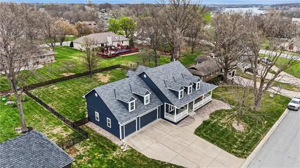 $700,000 | 207 Saponi Lane, Lake Winnebago, MO 64034
