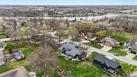 $700,000 | 207 Saponi Lane, Lake Winnebago, MO 64034