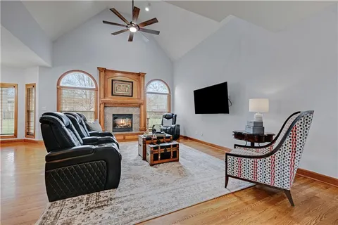 $700,000 | 207 Saponi Lane, Lake Winnebago, MO 64034