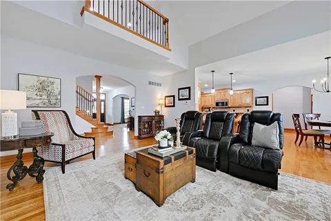 $700,000 | 207 Saponi Lane, Lake Winnebago, MO 64034