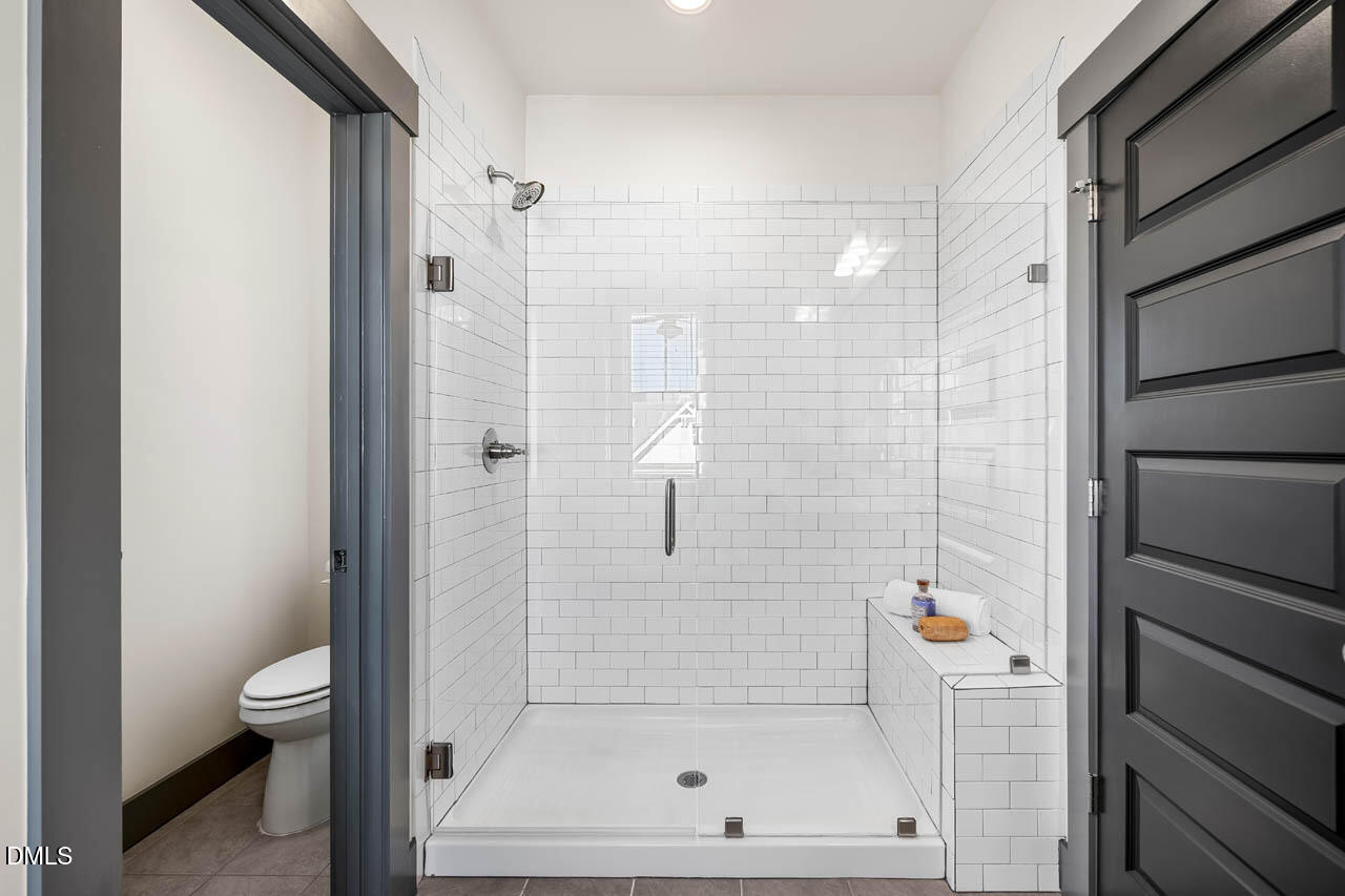 260 Quarter Gate Trace Chapel Hill, NC 27516 - Photo 26 of 68 Primary Bath