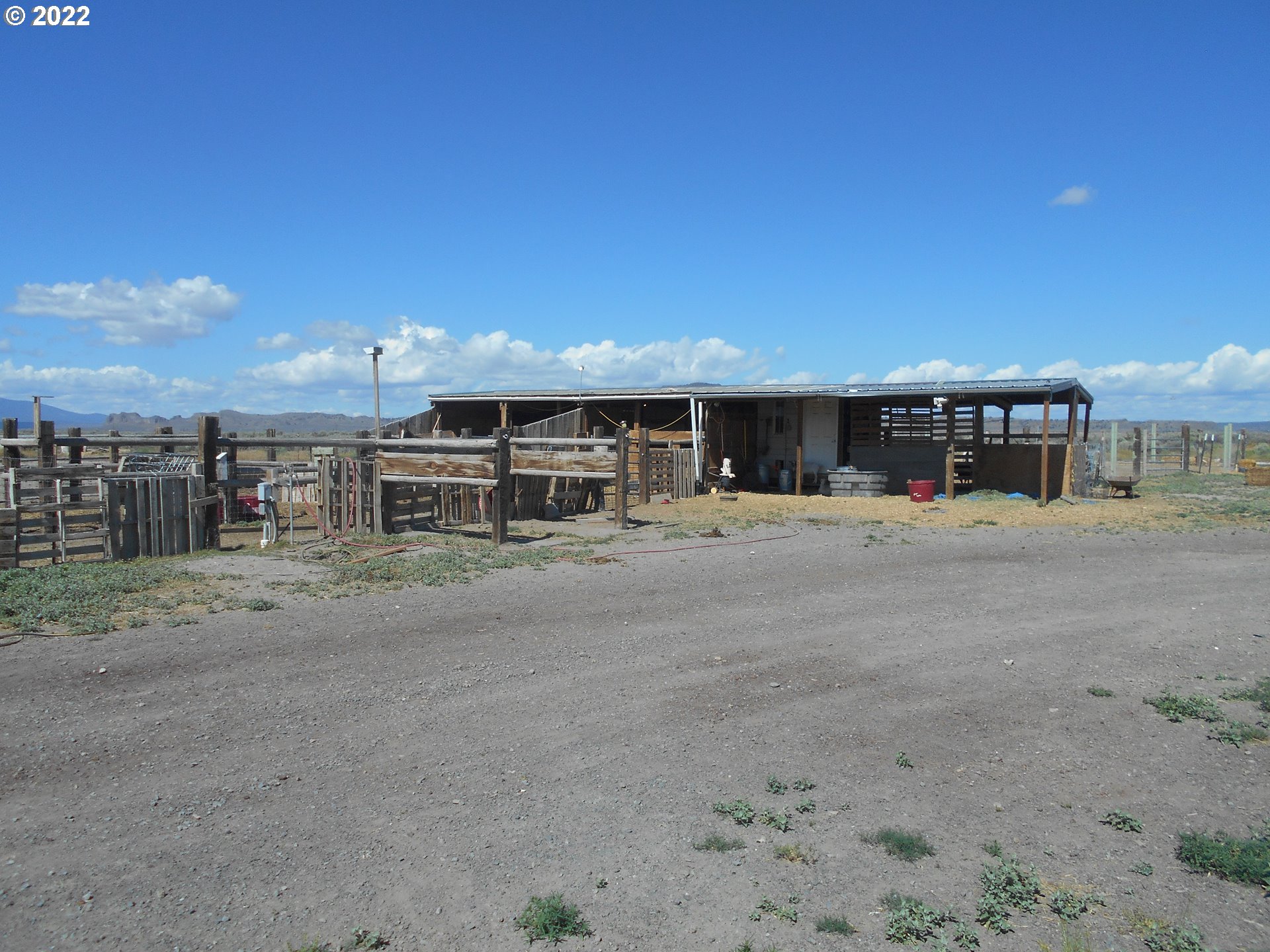 54909 Oil Dri Road Christmas Valley, OR 97641 - Photo 12 of 14 Barn