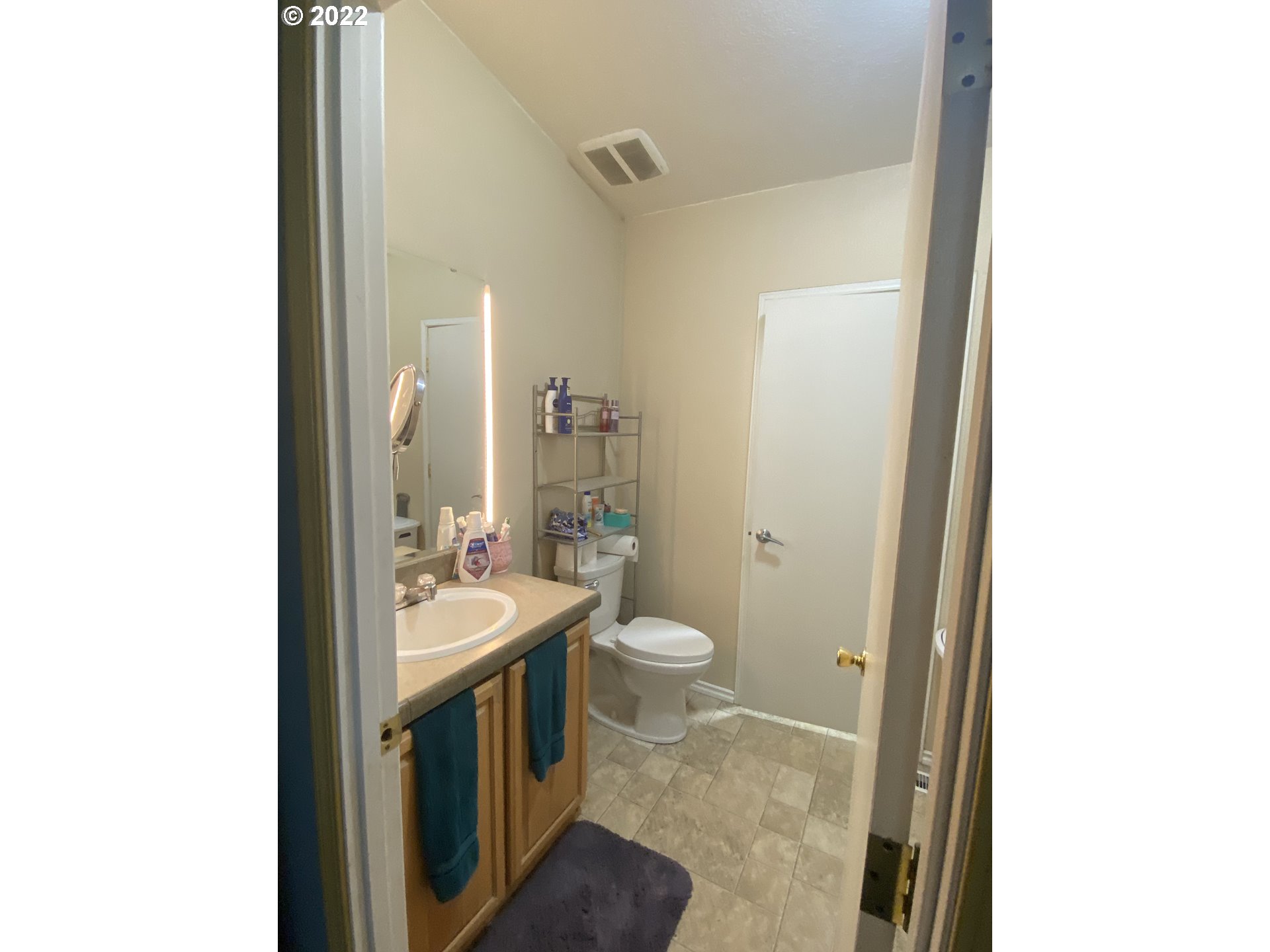 54909 Oil Dri Road Christmas Valley, OR 97641 - Photo 8 of 14 Bathroom