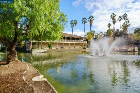 $375,000 | 300 North Civic Drive, Unit 303, Walnut Creek, CA 94596