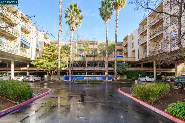 $375,000 | 300 North Civic Drive, Unit 303, Walnut Creek, CA 94596