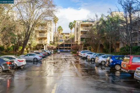 $375,000 | 300 North Civic Drive, Unit 303, Walnut Creek, CA 94596