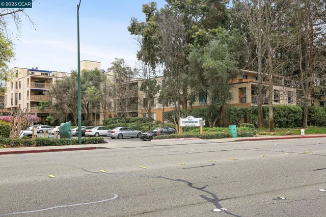 $375,000 | 300 North Civic Drive, Unit 303, Walnut Creek, CA 94596