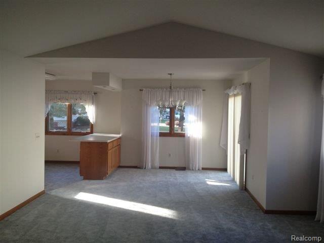 320 Mae Court Romeo, MI 48065 - Photo 9 of 18 320 Mae Ct 007.jpg