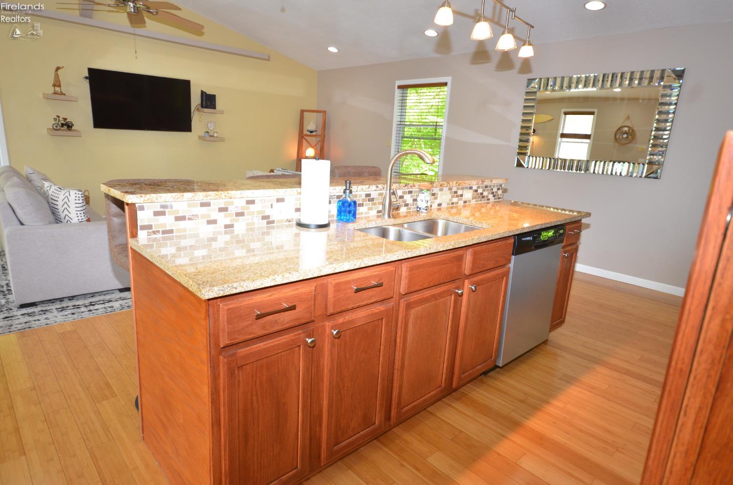 765 Riverside Drive Vermilion, OH 44089 - Photo 11 of 42 Gallery Image 11