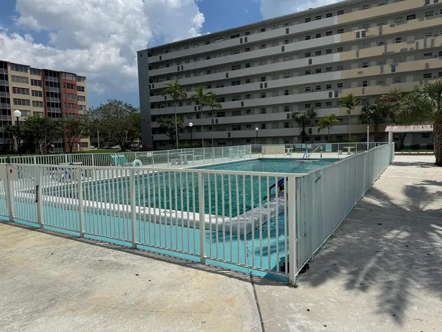 $148,900 | 1770 Northeast 191st Street, Unit 1121, Miami, FL 33179