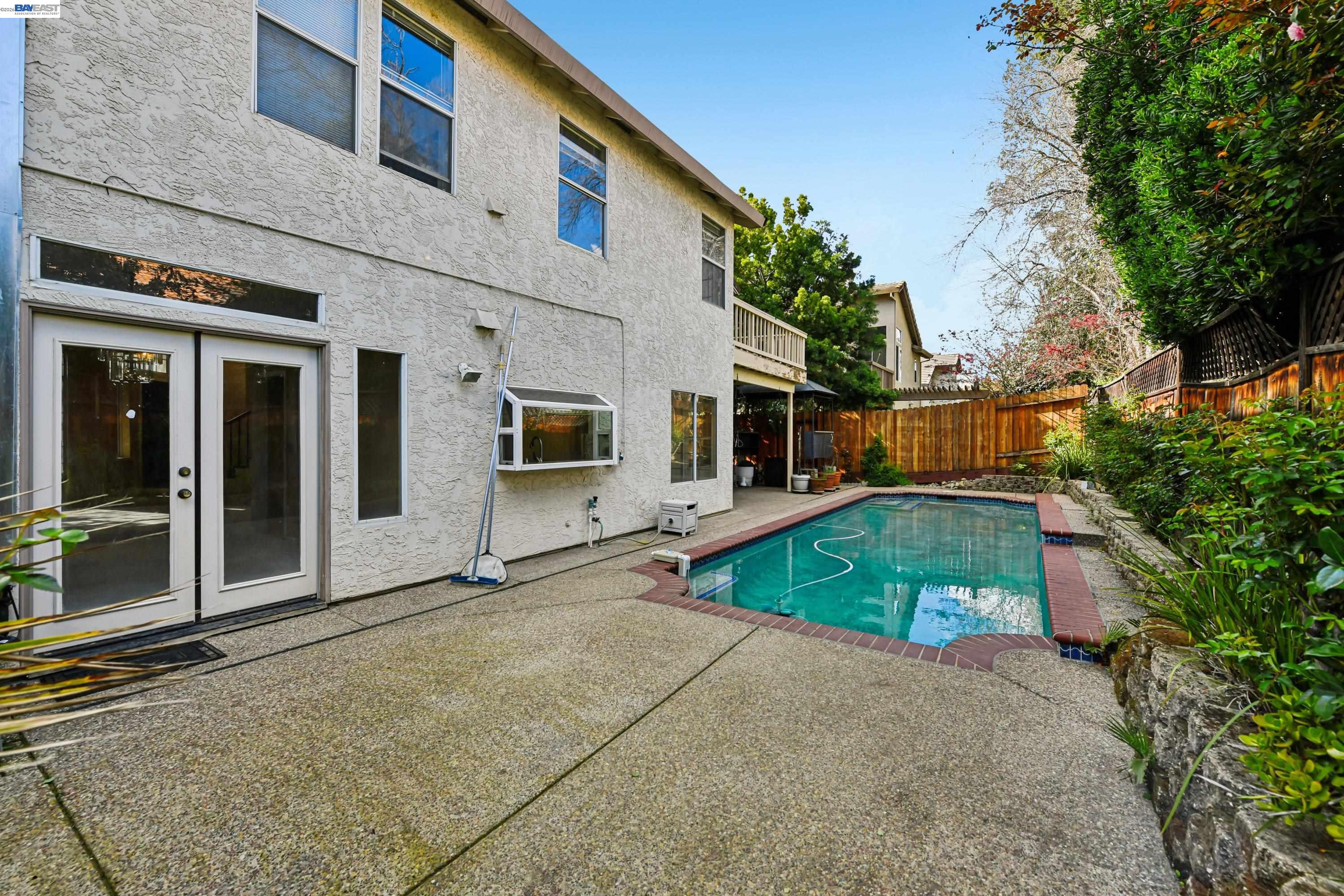 110 Conductor Way Folsom, CA 95630 - Photo 24 of 27 a front view of a house with yard