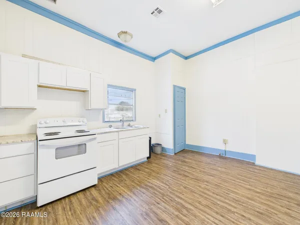 $1,275 | 405 East Convent Street, Lafayette, LA 70501