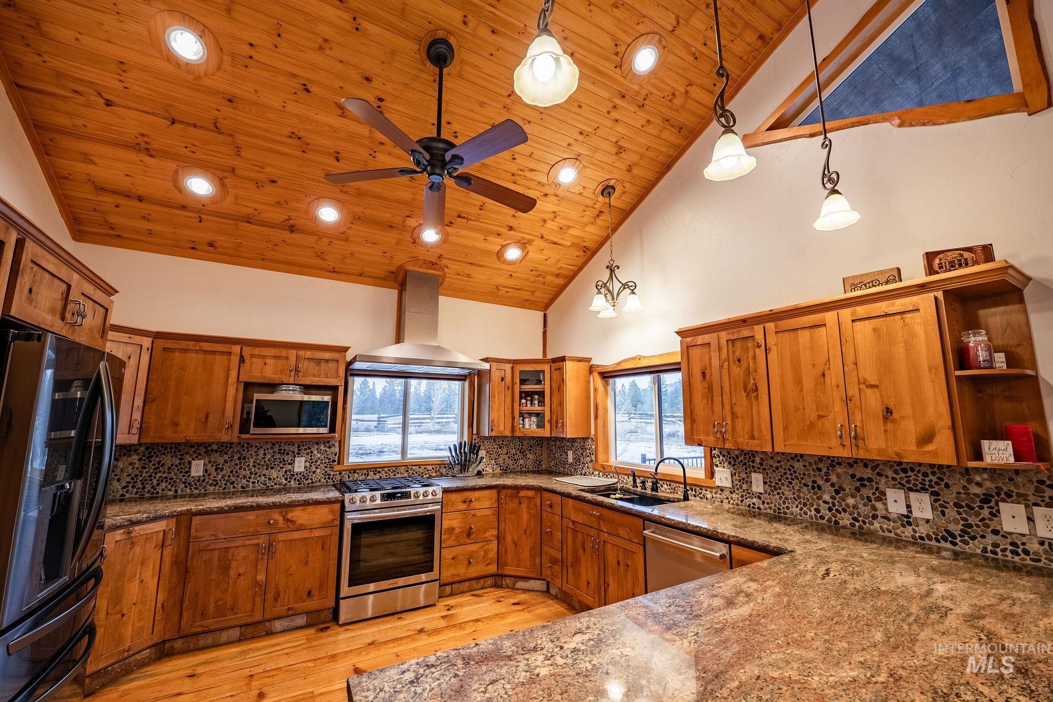 170 North Wildflower Road Mountain Home, ID 83647 - Photo 9 of 47