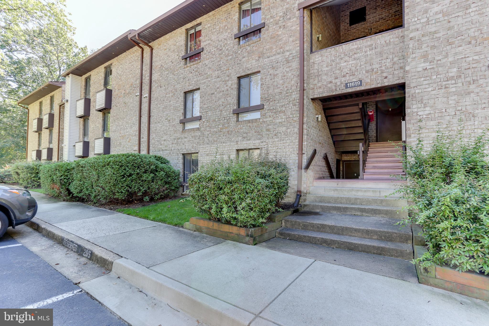11619 Stoneview Square, Unit 2B Reston, VA 20191 - Photo 2 of 37 11619 Stoneview Square #2B