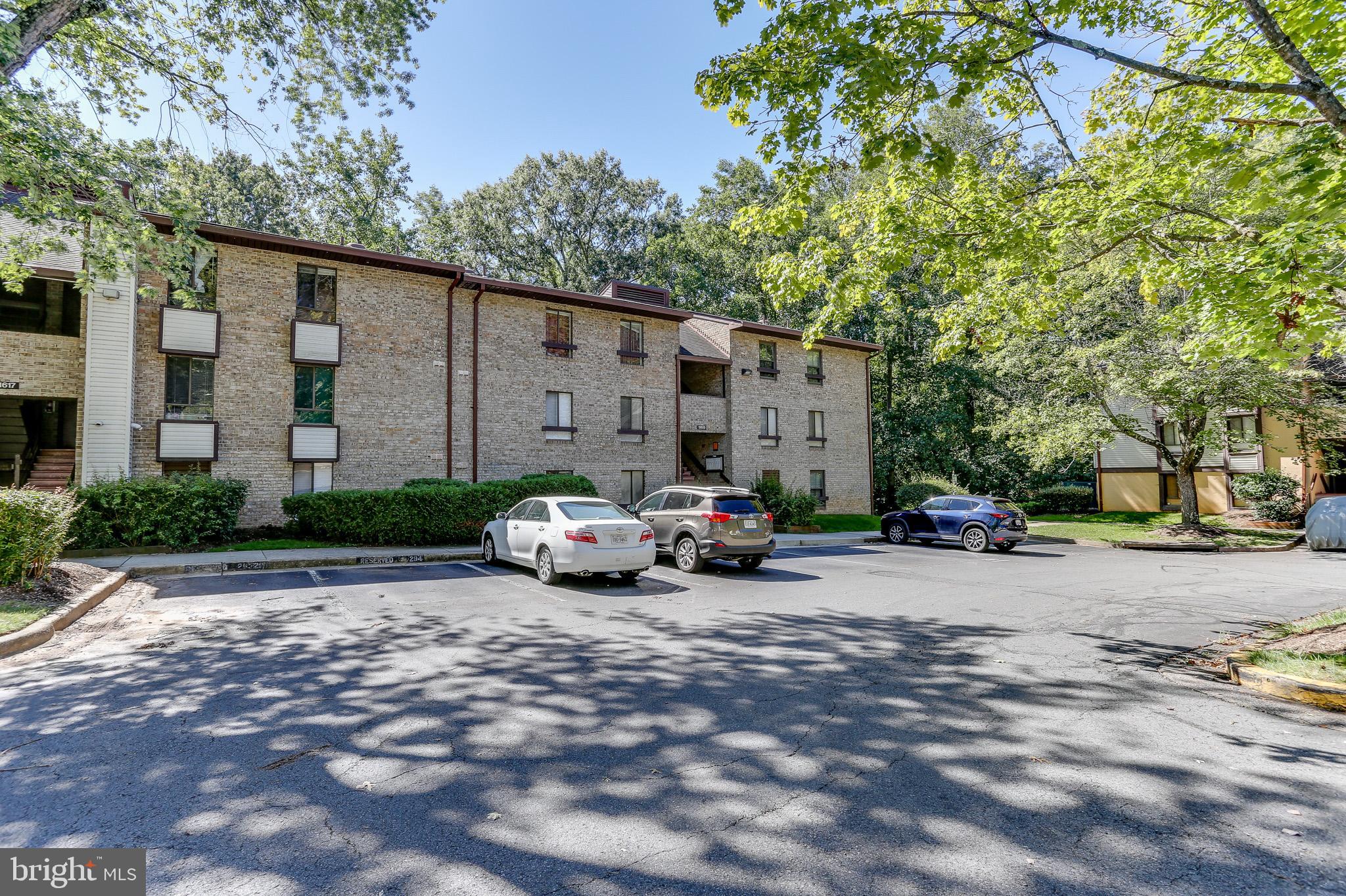 11619 Stoneview Square, Unit 2B Reston, VA 20191 - Photo 3 of 37 Welcome Home!