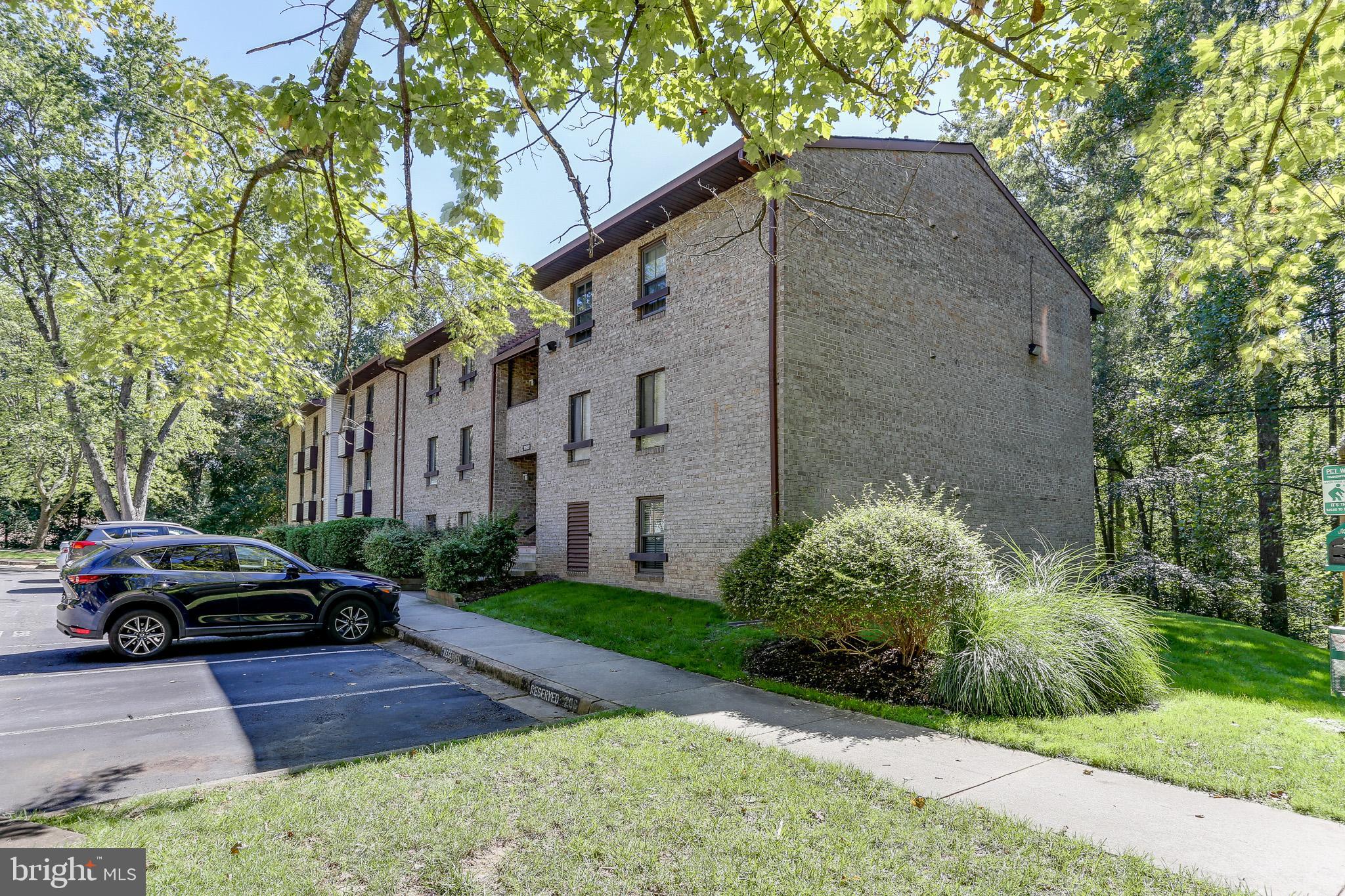 11619 Stoneview Square, Unit 2B Reston, VA 20191 - Photo 4 of 37 Welcome Home!
