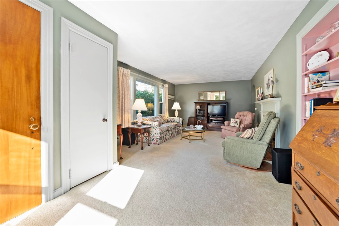 11 Stuart Street Westerly, RI 02891 - Photo 13 of 32 Gallery Image 13