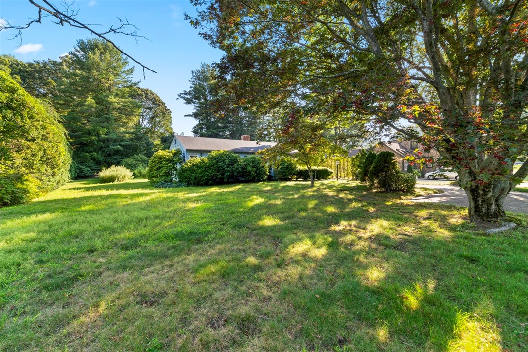 11 Stuart Street Westerly, RI 02891 - Photo 30 of 32 Front yard