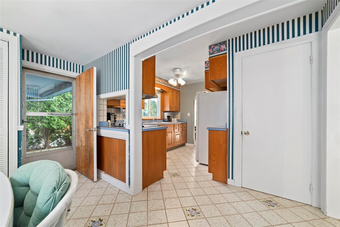 11 Stuart Street Westerly, RI 02891 - Photo 8 of 32 Gallery Image 8