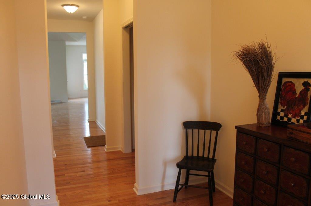 1468 Castleridge Road Schodack, NY 12033 - Photo 5 of 21 105 Barbara - Foyer (2)