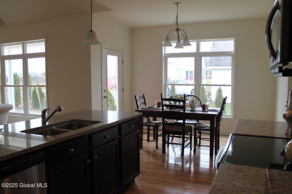 1468 Castleridge Road Schodack, NY 12033 - Photo 7 of 21 105 Barbara - Kitchen to Nook