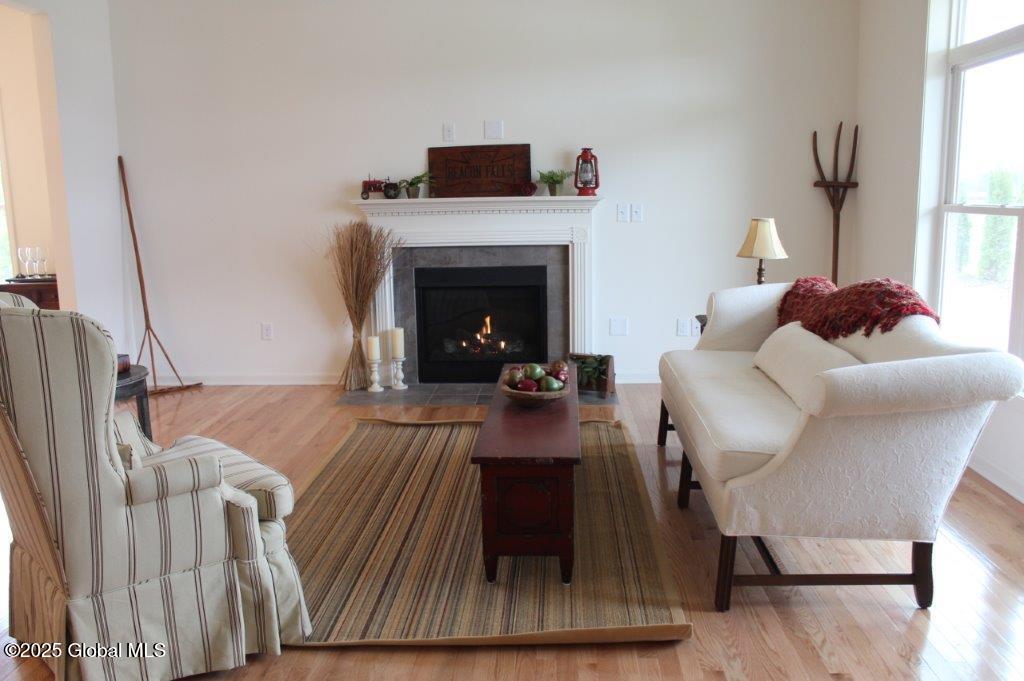 1468 Castleridge Road Schodack, NY 12033 - Photo 8 of 21 105 Barbara - Great Room (2)