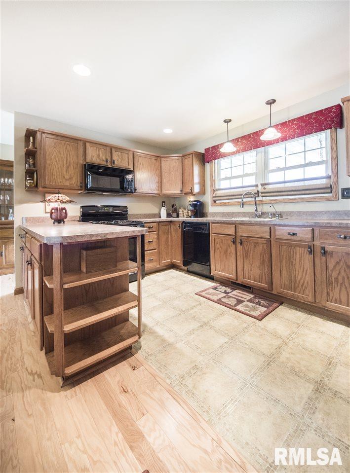 1555 Hickory Point Road Metamora, IL 61548 - Photo 11 of 36
