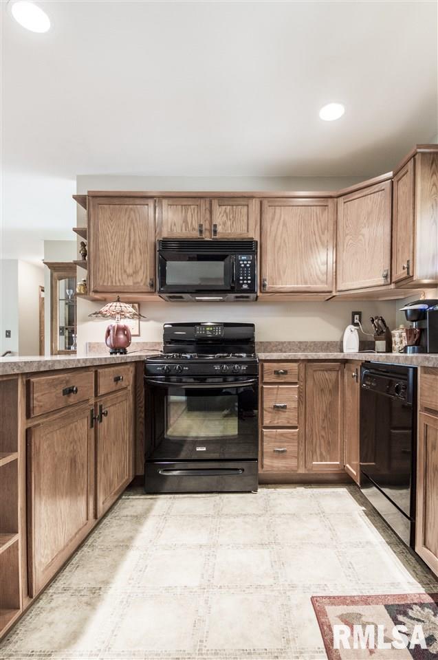 1555 Hickory Point Road Metamora, IL 61548 - Photo 14 of 36