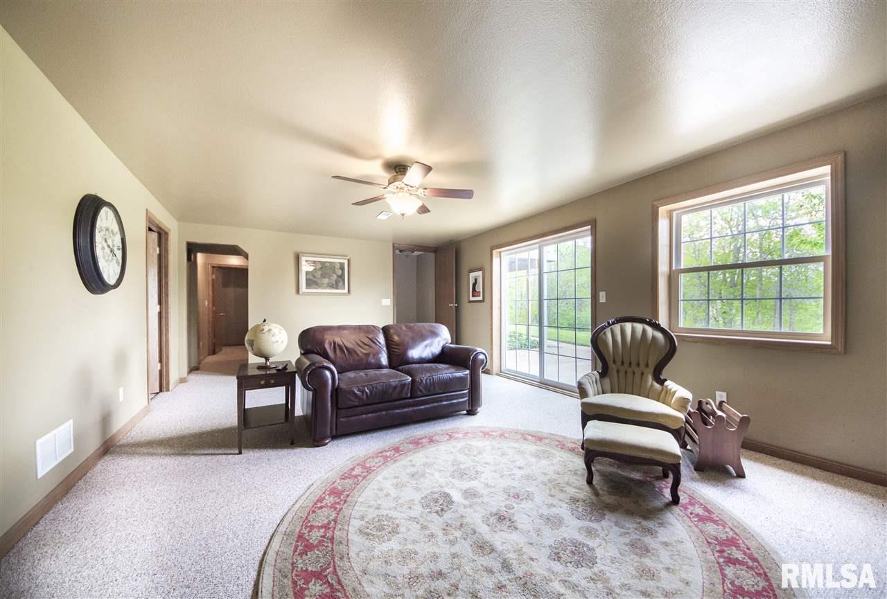 1555 Hickory Point Road Metamora, IL 61548 - Photo 17 of 36