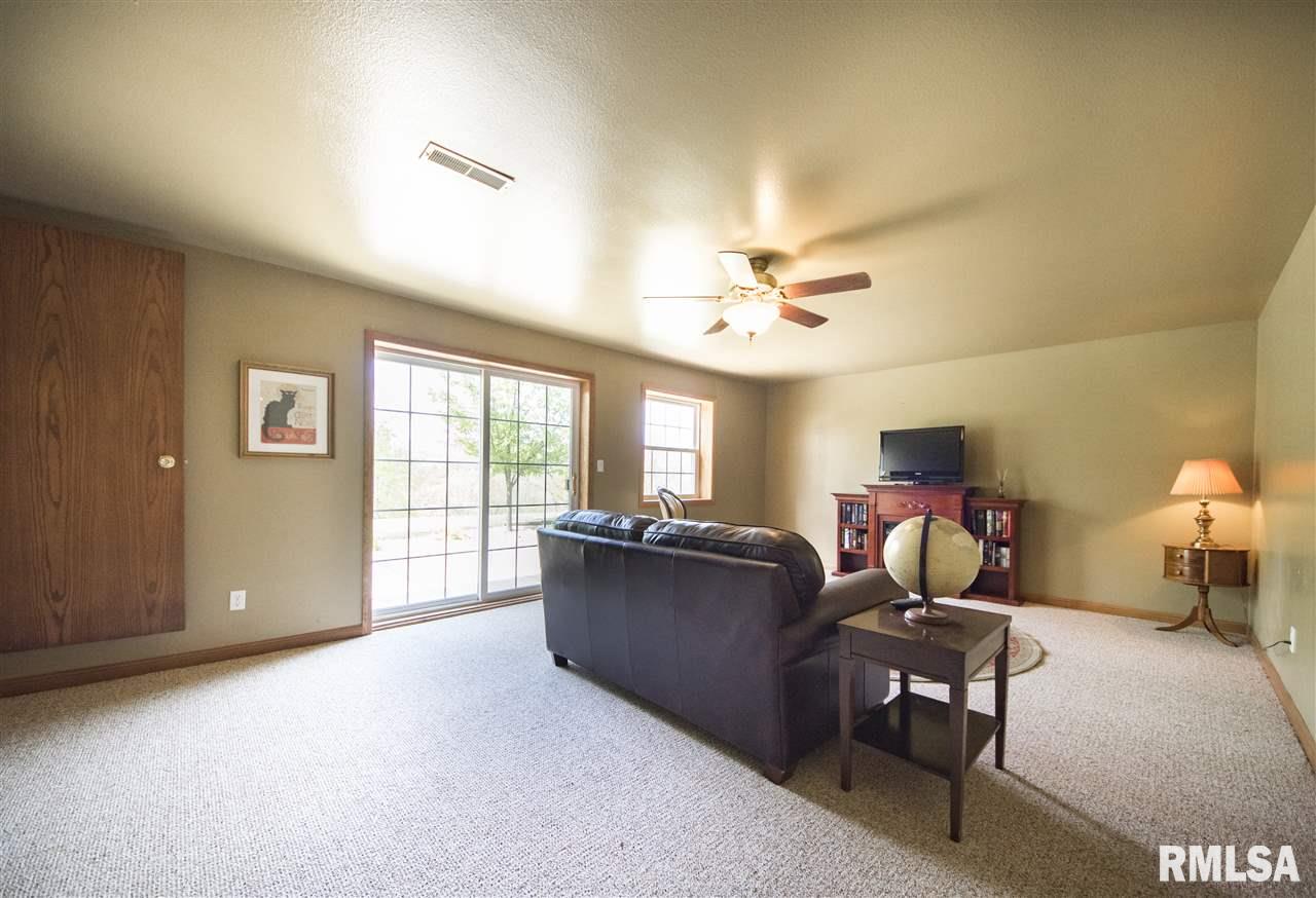 1555 Hickory Point Road Metamora, IL 61548 - Photo 19 of 36