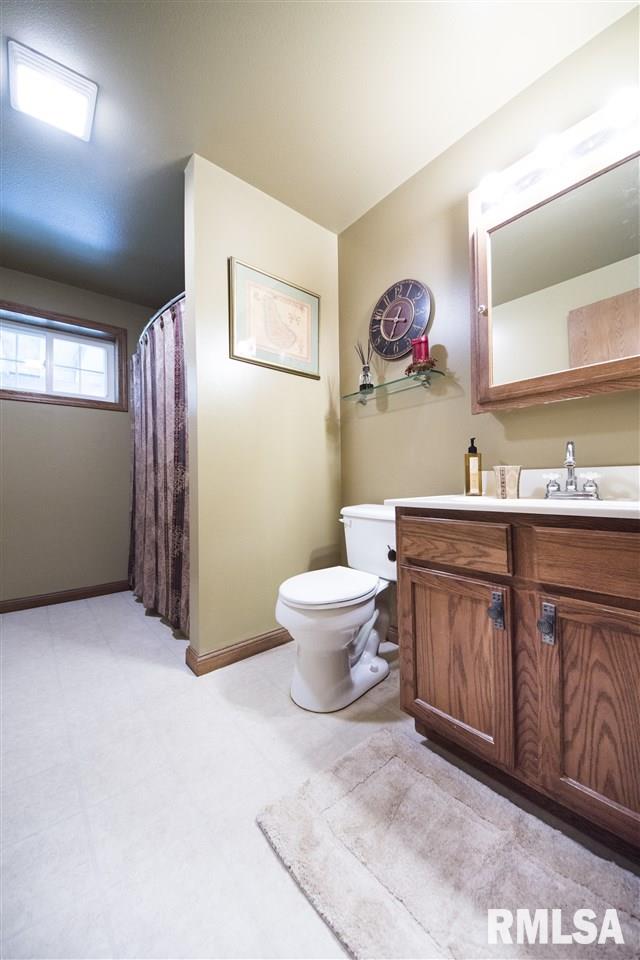 1555 Hickory Point Road Metamora, IL 61548 - Photo 22 of 36