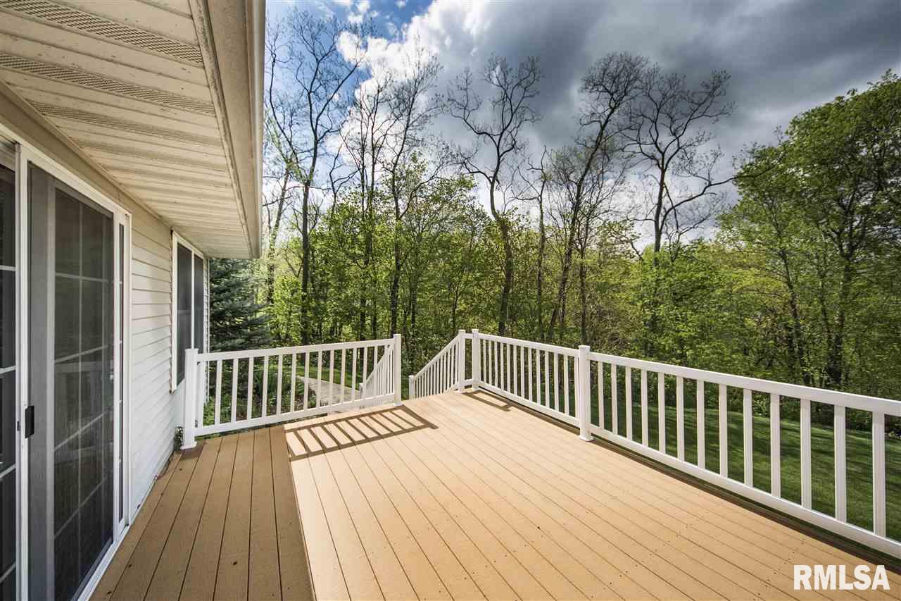 1555 Hickory Point Road Metamora, IL 61548 - Photo 4 of 36