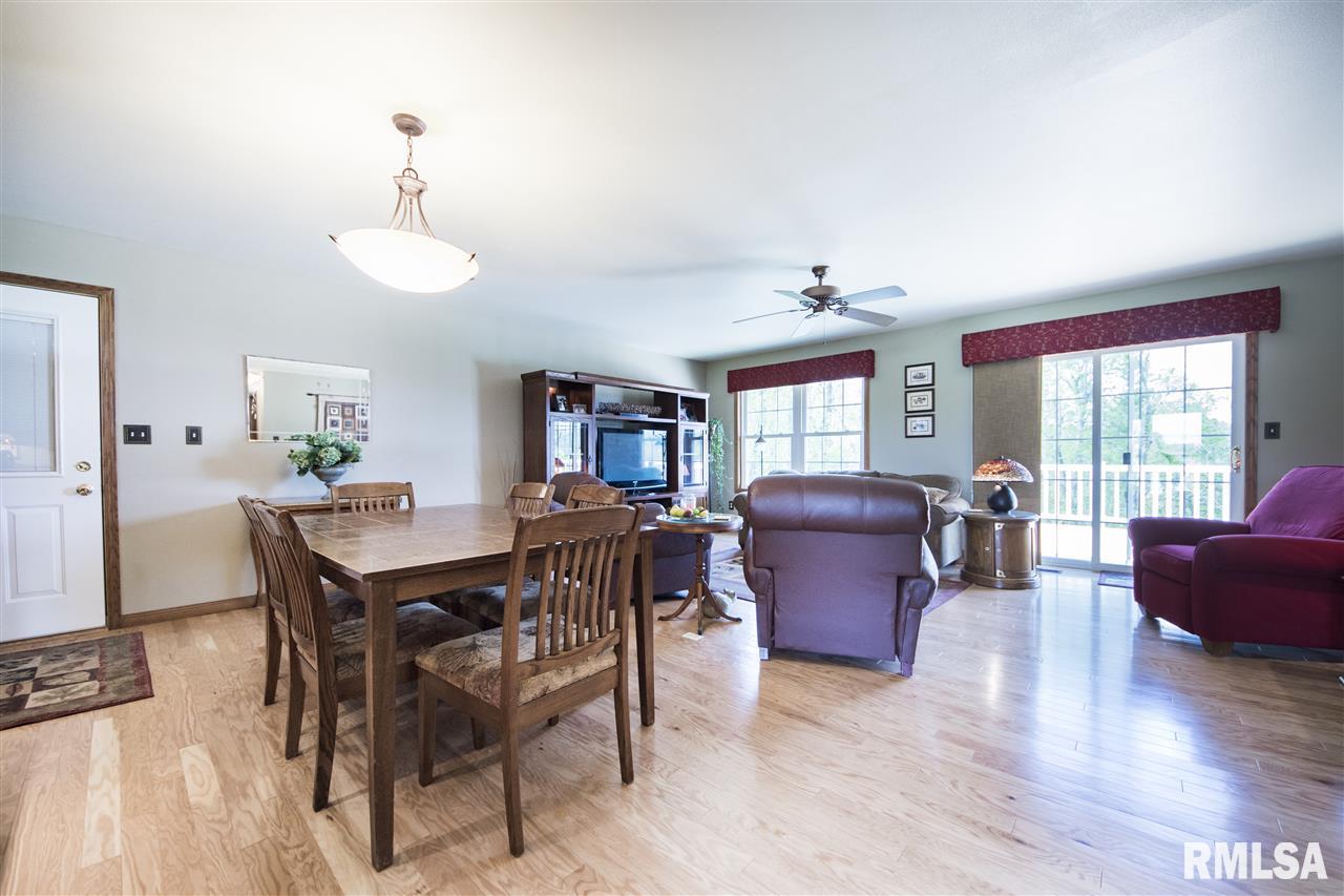 1555 Hickory Point Road Metamora, IL 61548 - Photo 7 of 36