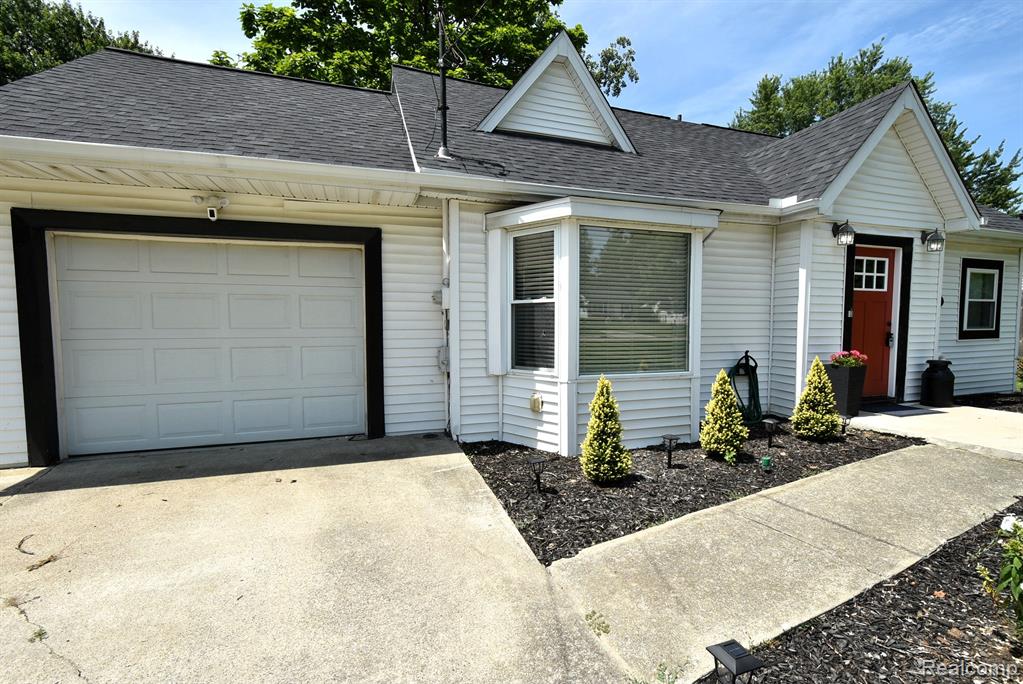809 Moore Street Davison, MI 48423 - Photo 1 of 43 Gallery Image 1