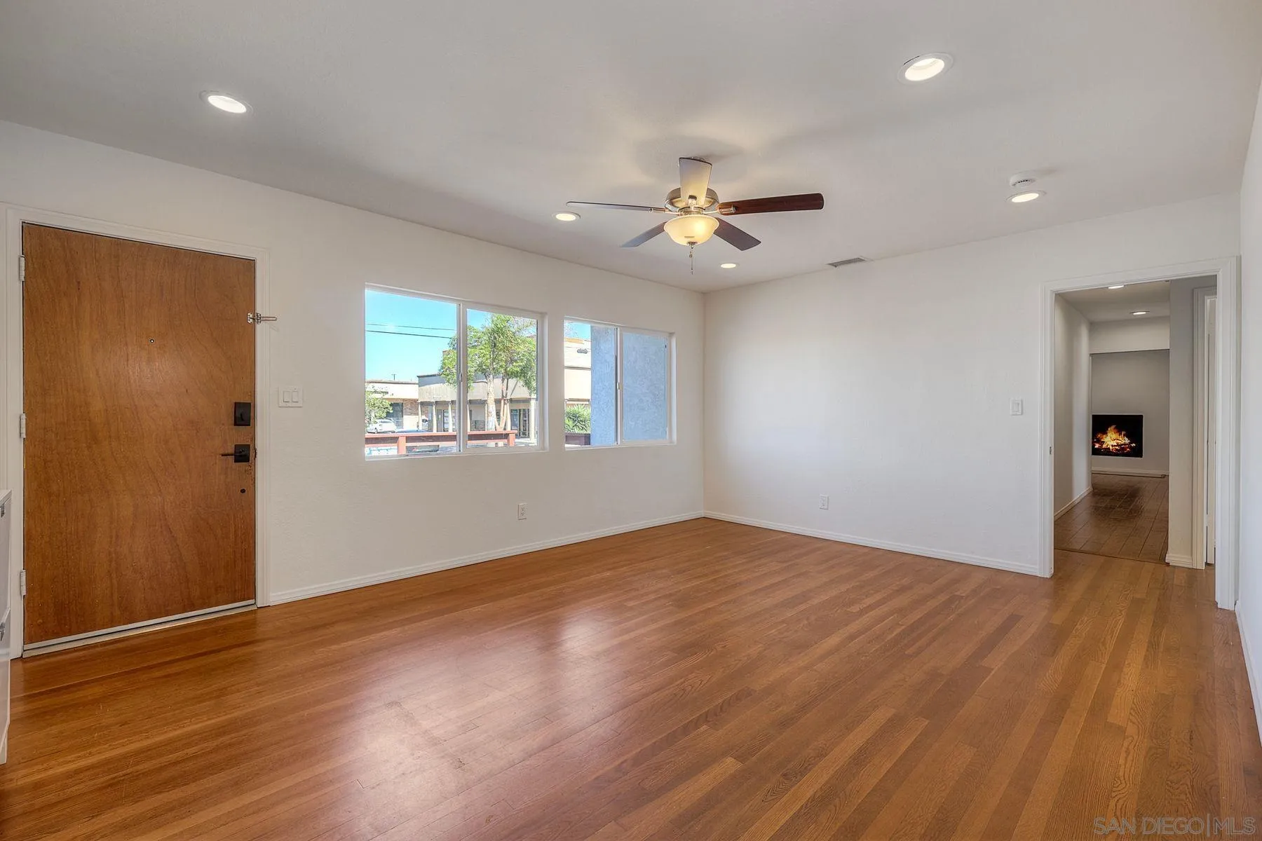 7441 Beagle Street San Diego, CA 92111 - Photo 4 of 24