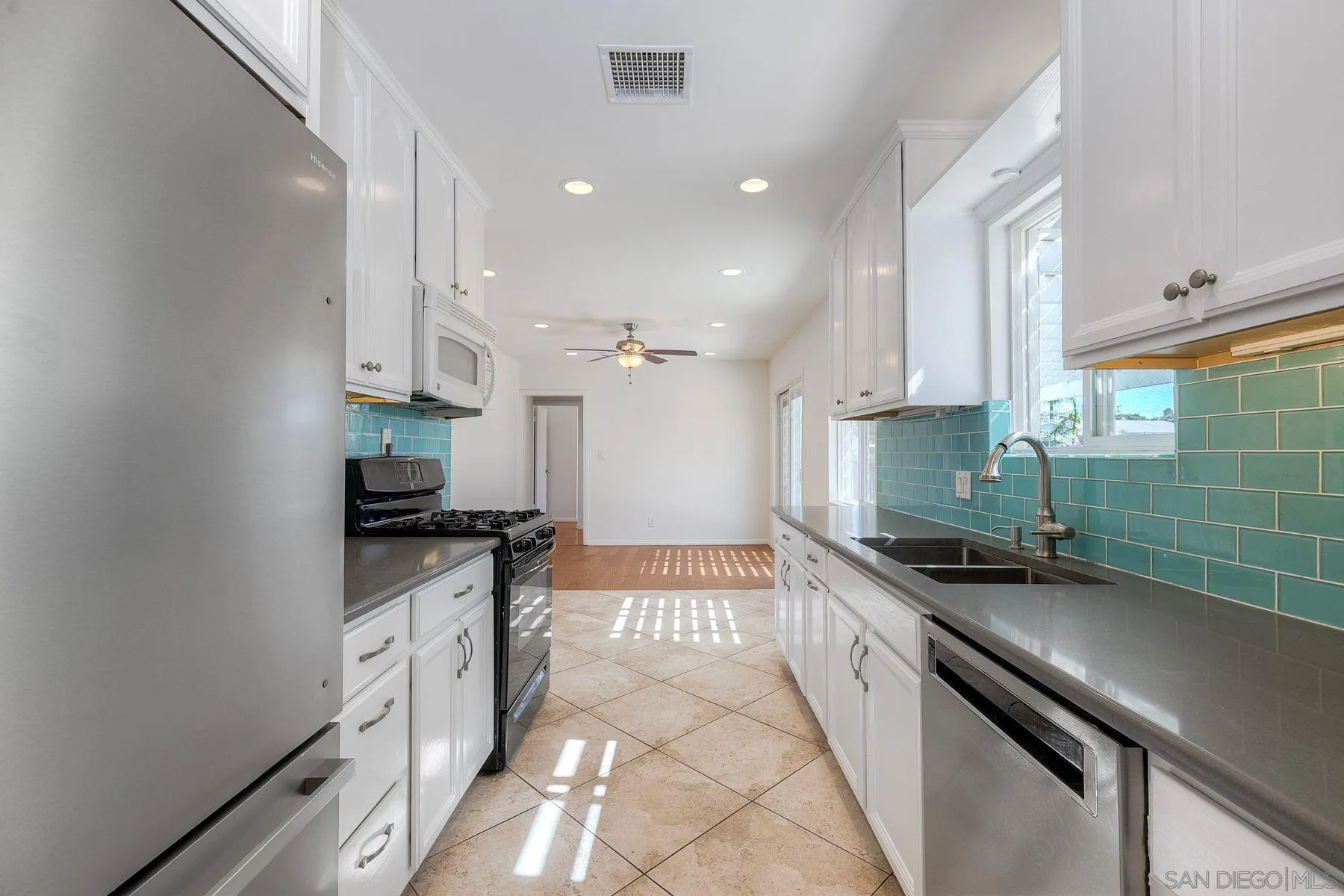 7441 Beagle Street San Diego, CA 92111 - Photo 10 of 24