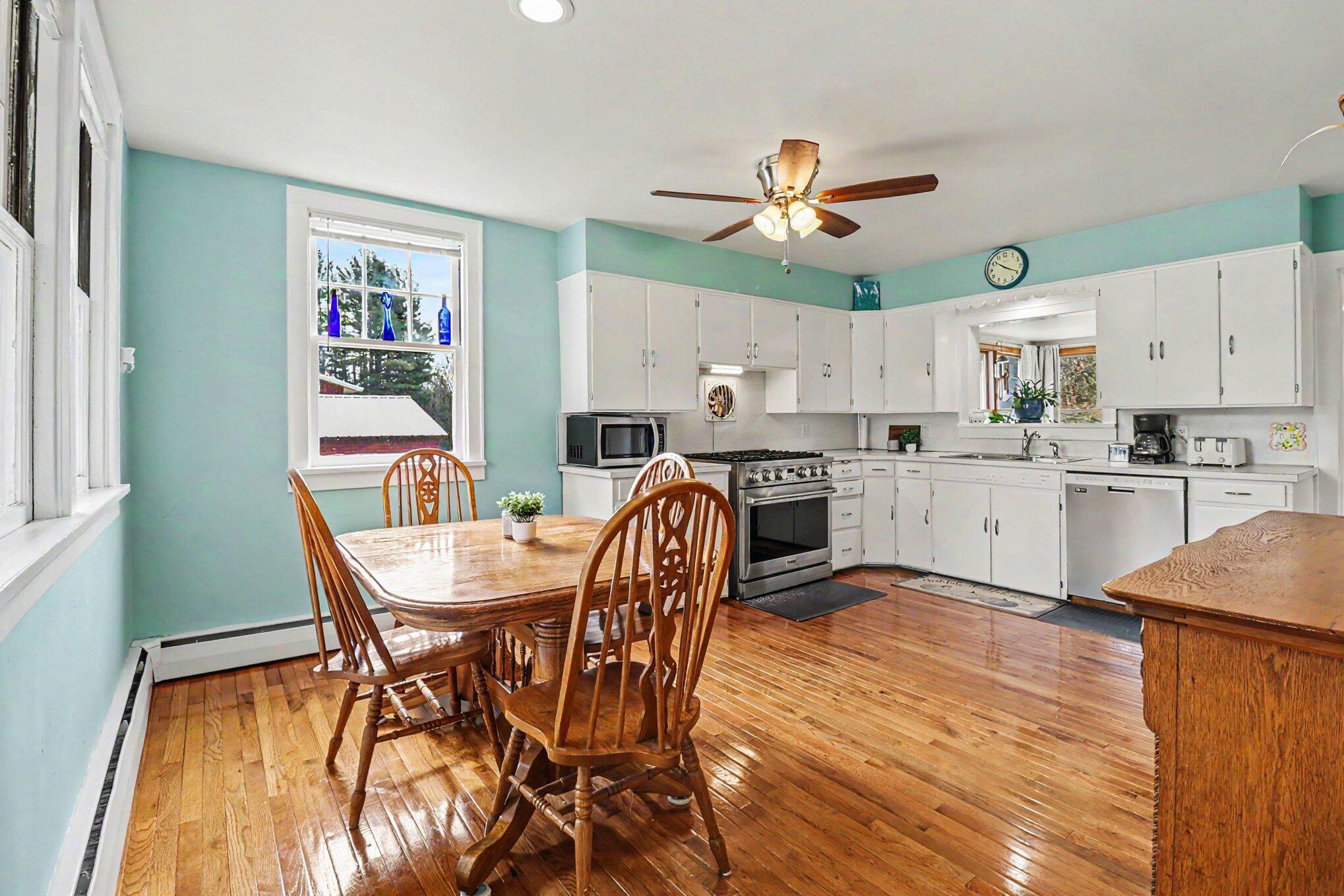 3625 South County Line Road Manistee, MI 49660 - Photo 12 of 34 Kitchen/ dining area